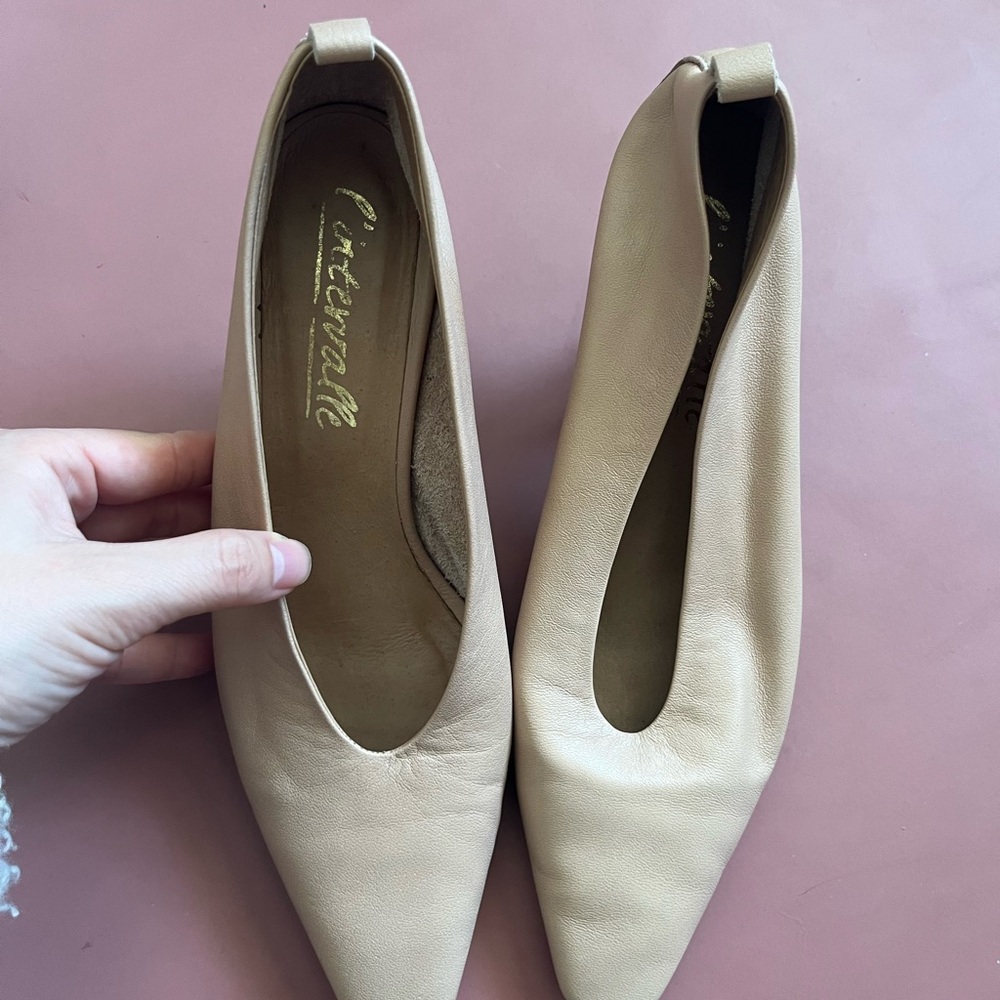 Beige heels